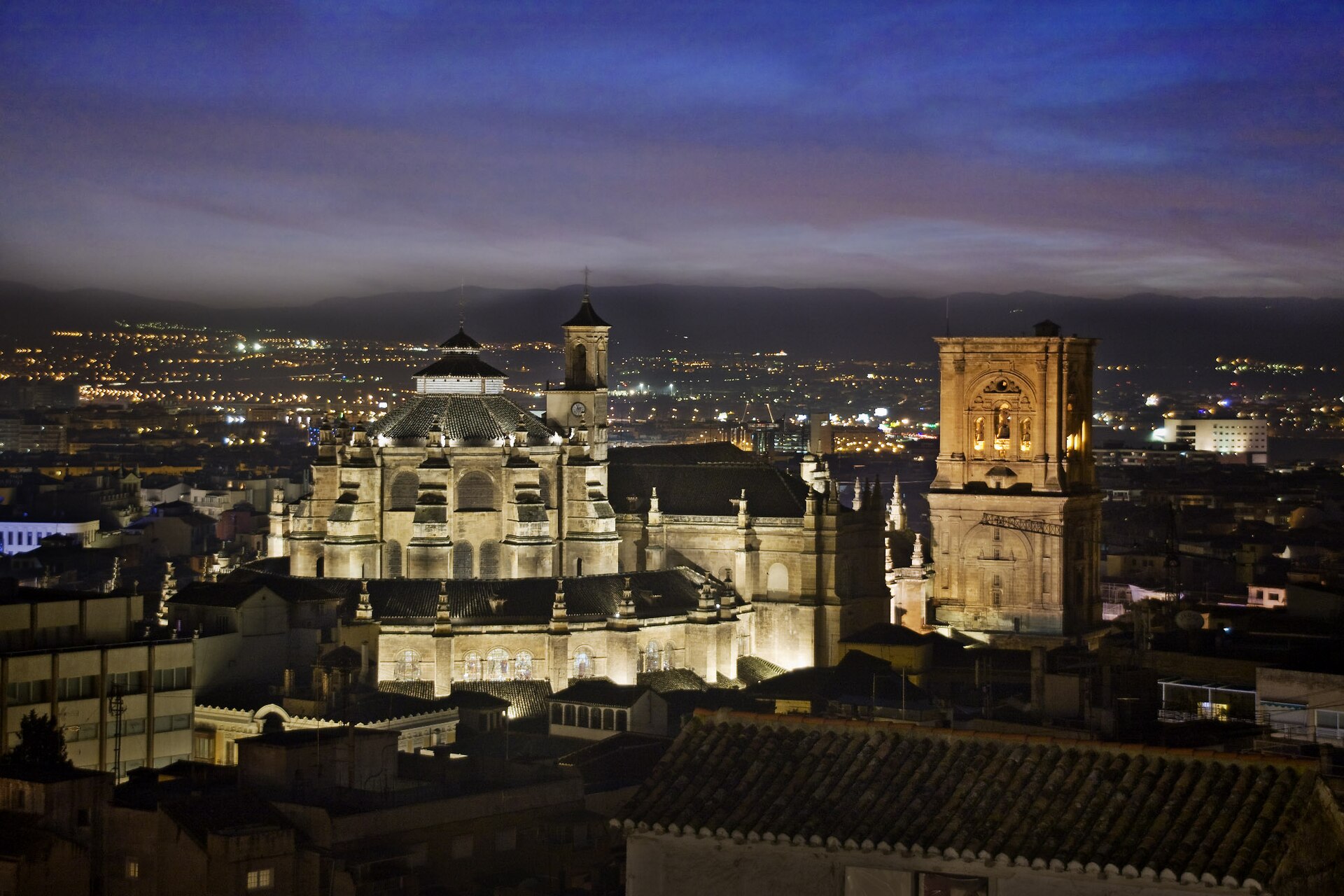 Catedral de Granada de noche · © AntonioJesusMarin
